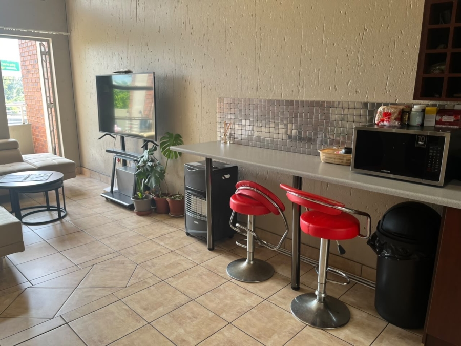 To Let 2 Bedroom Property for Rent in Buccleuch Gauteng