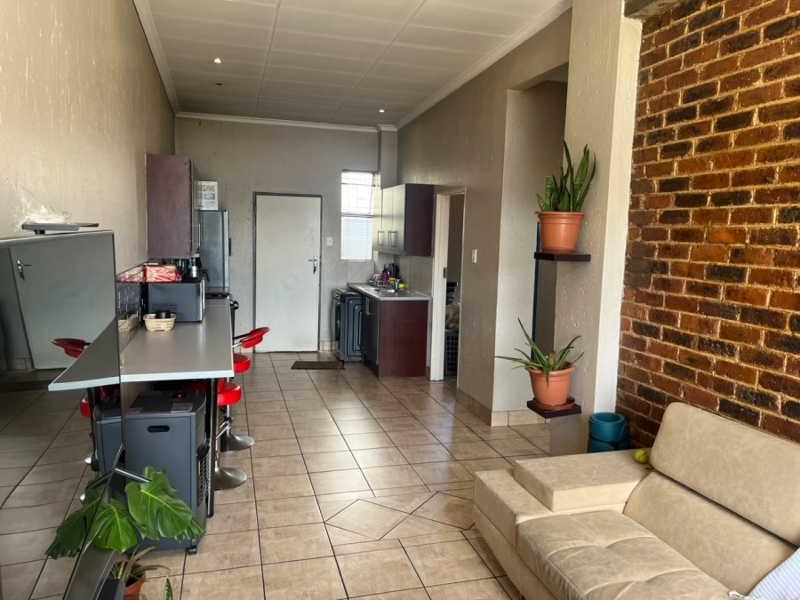 To Let 2 Bedroom Property for Rent in Buccleuch Gauteng