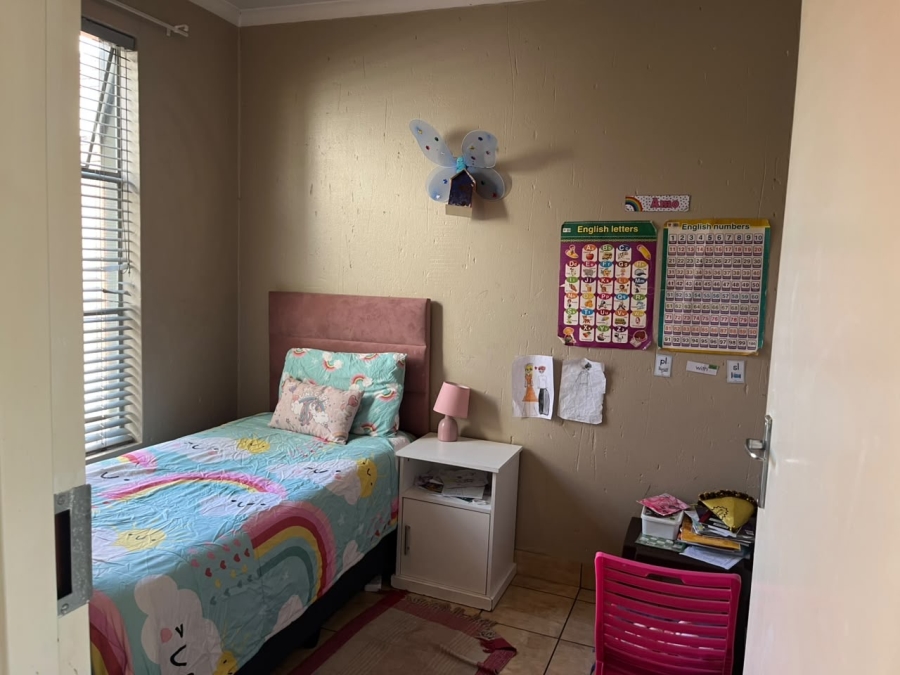 To Let 2 Bedroom Property for Rent in Buccleuch Gauteng