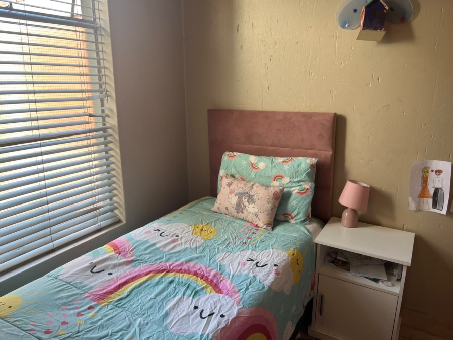 To Let 2 Bedroom Property for Rent in Buccleuch Gauteng