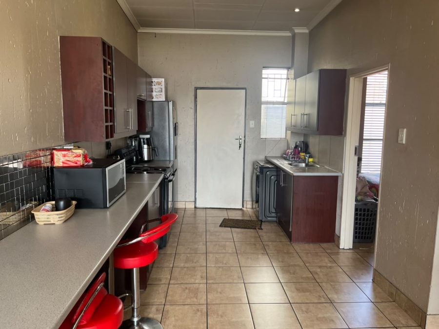 To Let 2 Bedroom Property for Rent in Buccleuch Gauteng