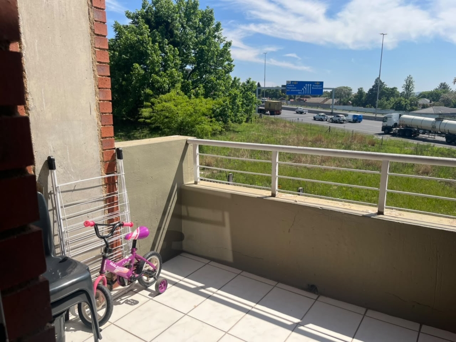 To Let 2 Bedroom Property for Rent in Buccleuch Gauteng
