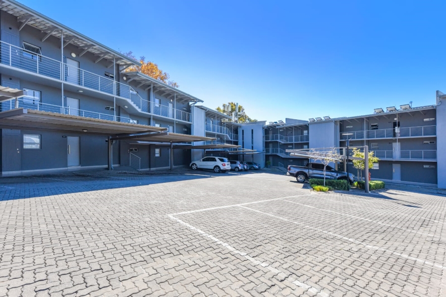 To Let 2 Bedroom Property for Rent in Hurlingham Gauteng