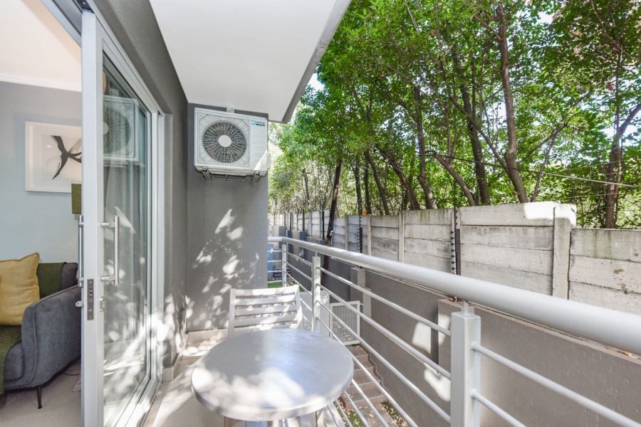 To Let 2 Bedroom Property for Rent in Hurlingham Gauteng