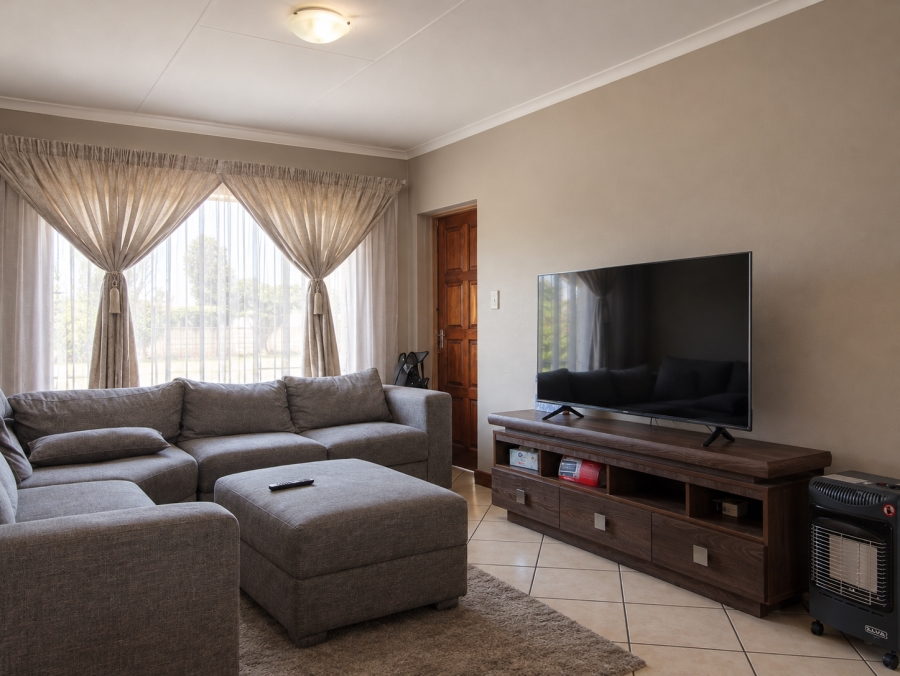 2 Bedroom Property for Sale in Groblerpark Gauteng