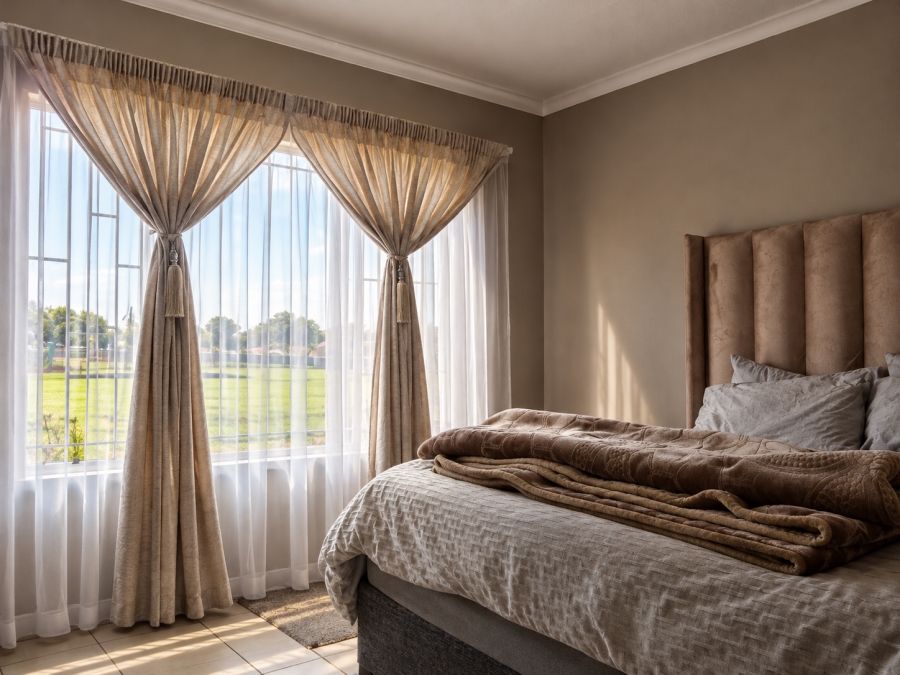 2 Bedroom Property for Sale in Groblerpark Gauteng
