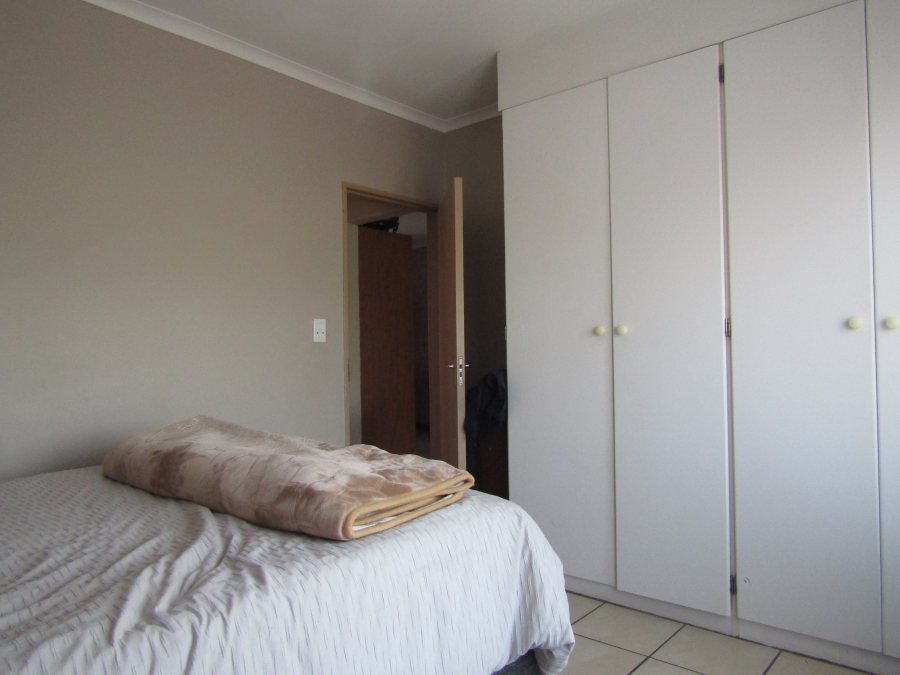 2 Bedroom Property for Sale in Groblerpark Gauteng