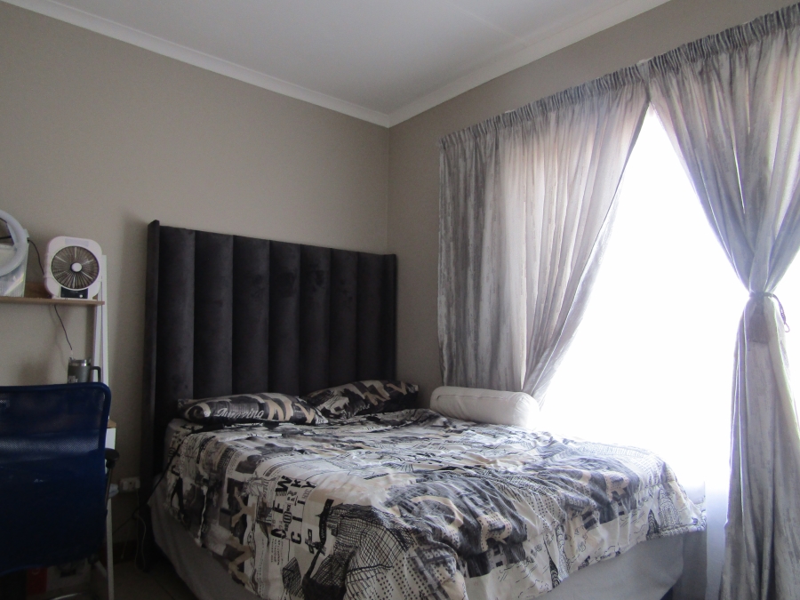 2 Bedroom Property for Sale in Groblerpark Gauteng