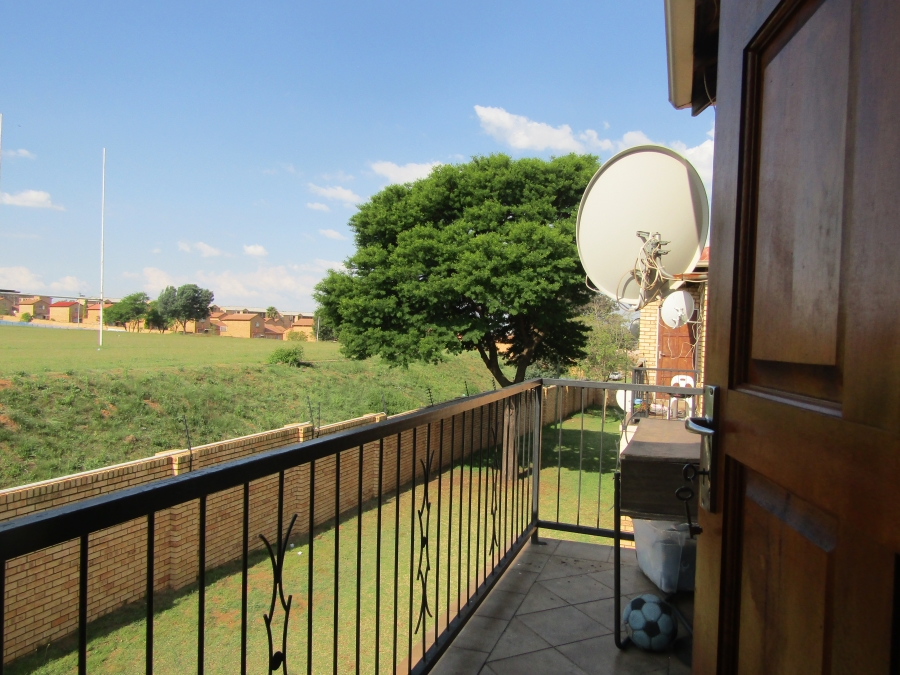 2 Bedroom Property for Sale in Groblerpark Gauteng