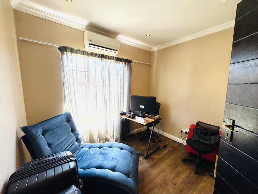 3 Bedroom Property for Sale in Thatchfield Close Gauteng