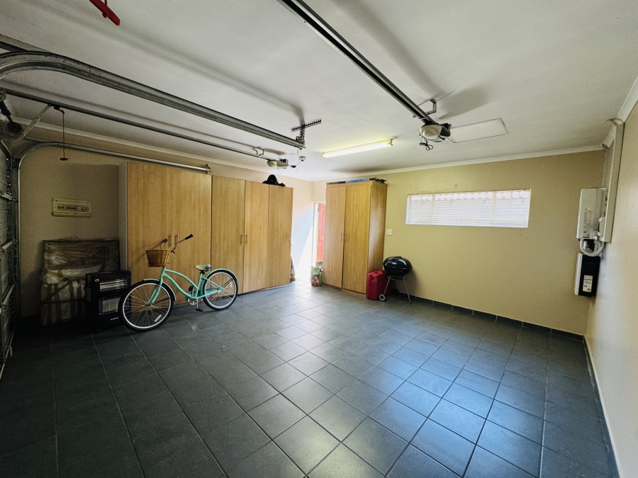 3 Bedroom Property for Sale in Thatchfield Close Gauteng