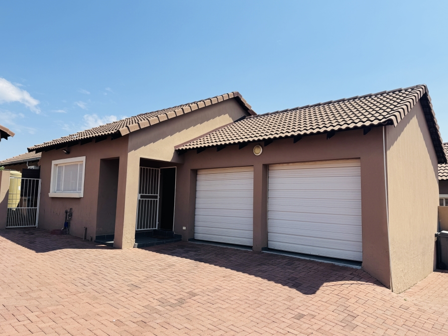 3 Bedroom Property for Sale in Thatchfield Close Gauteng