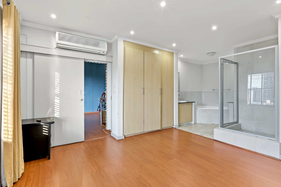 2 Bedroom Property for Sale in Morningside Gauteng