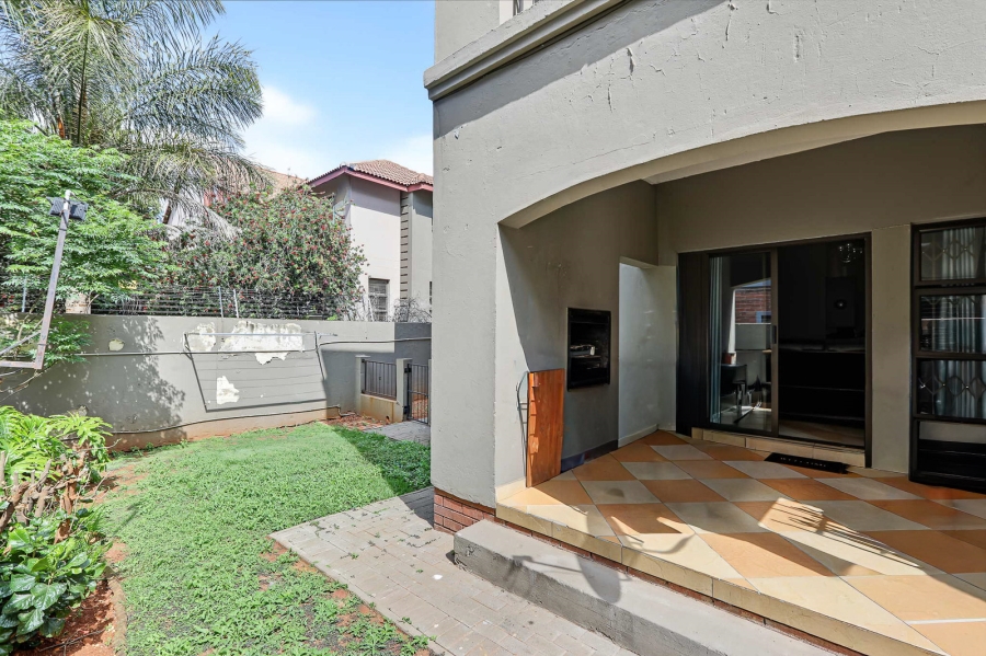 2 Bedroom Property for Sale in Little Falls Gauteng