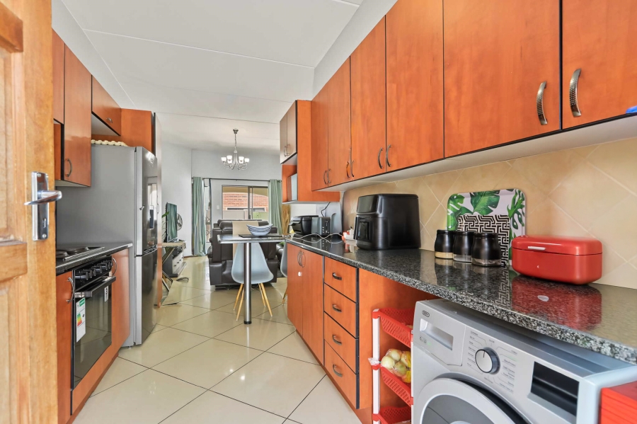 2 Bedroom Property for Sale in Little Falls Gauteng