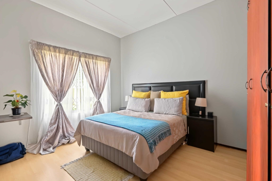 2 Bedroom Property for Sale in Little Falls Gauteng