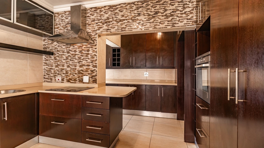 5 Bedroom Property for Sale in Aspen Hills Gauteng