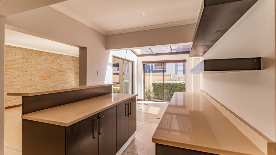 5 Bedroom Property for Sale in Aspen Hills Gauteng