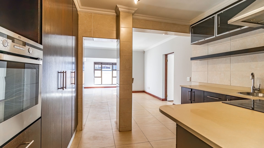 5 Bedroom Property for Sale in Aspen Hills Gauteng