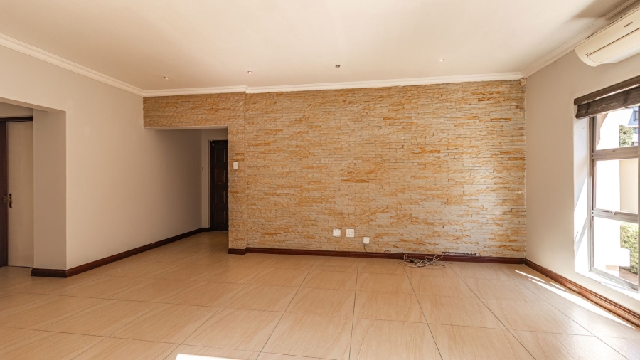 5 Bedroom Property for Sale in Aspen Hills Gauteng