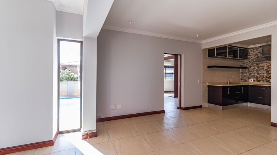 5 Bedroom Property for Sale in Aspen Hills Gauteng