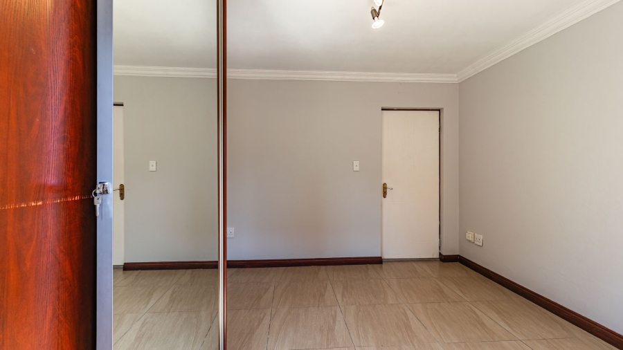 5 Bedroom Property for Sale in Aspen Hills Gauteng