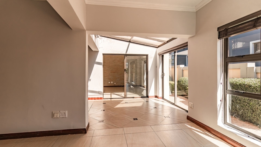 5 Bedroom Property for Sale in Aspen Hills Gauteng