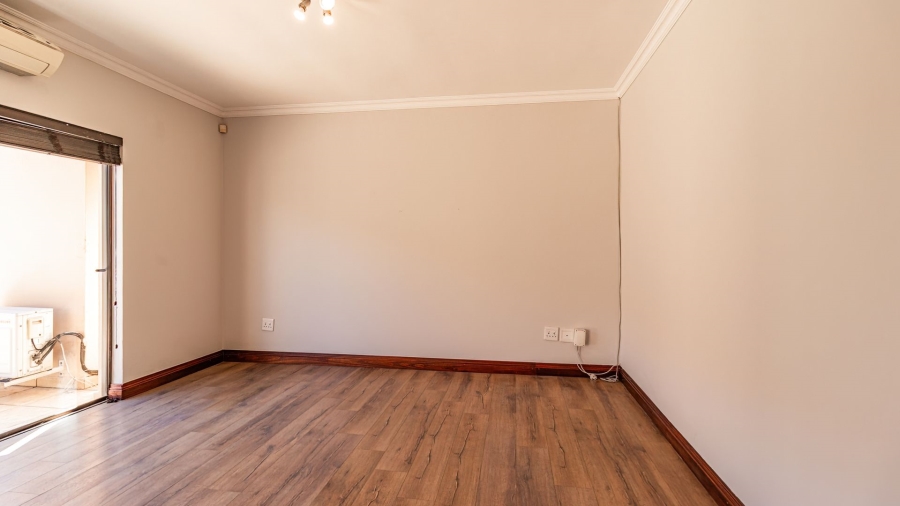 5 Bedroom Property for Sale in Aspen Hills Gauteng