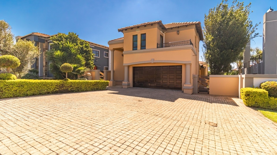 5 Bedroom Property for Sale in Aspen Hills Gauteng