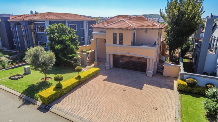 5 Bedroom Property for Sale in Aspen Hills Gauteng