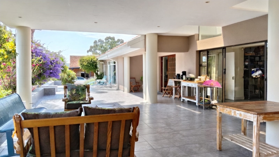 5 Bedroom Property for Sale in Chancliff A H Gauteng