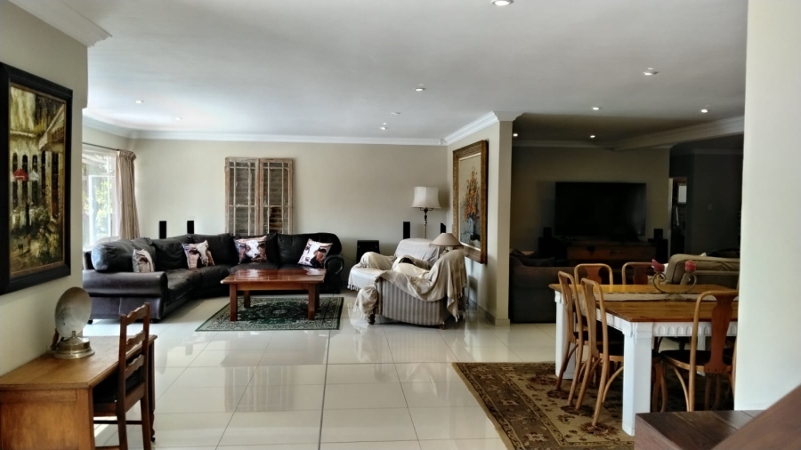 5 Bedroom Property for Sale in Chancliff A H Gauteng