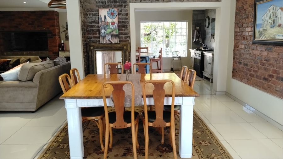 5 Bedroom Property for Sale in Chancliff A H Gauteng