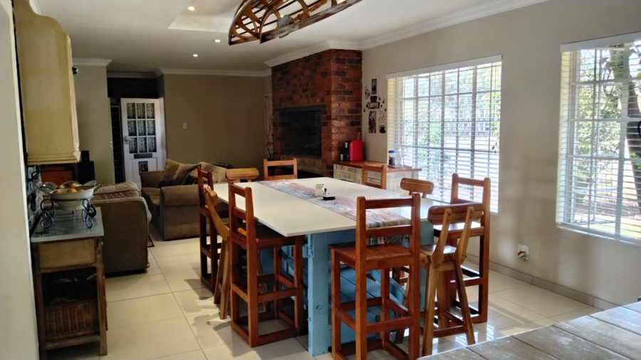 5 Bedroom Property for Sale in Chancliff A H Gauteng