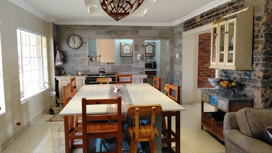 5 Bedroom Property for Sale in Chancliff A H Gauteng