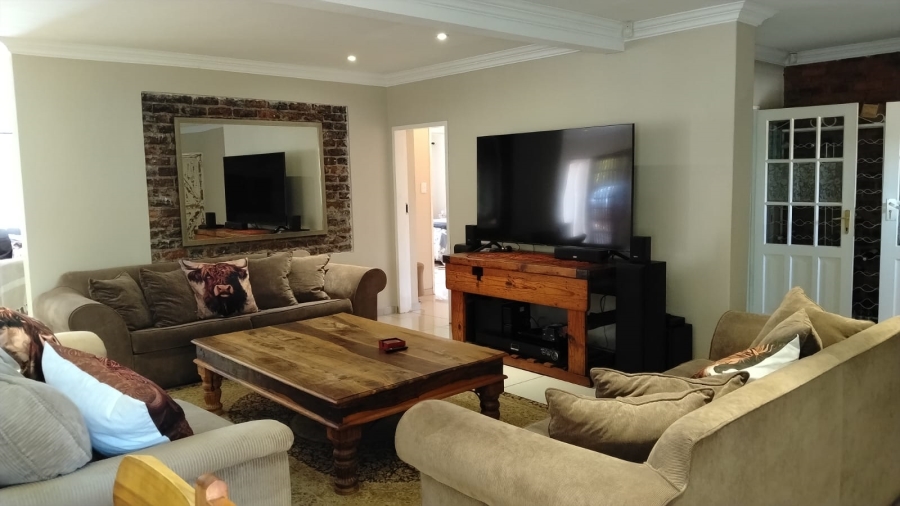 5 Bedroom Property for Sale in Chancliff A H Gauteng