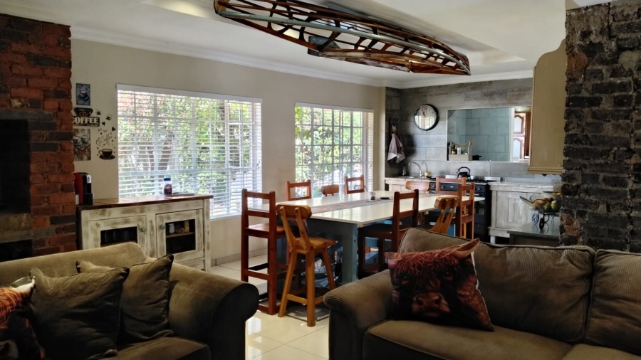 5 Bedroom Property for Sale in Chancliff A H Gauteng