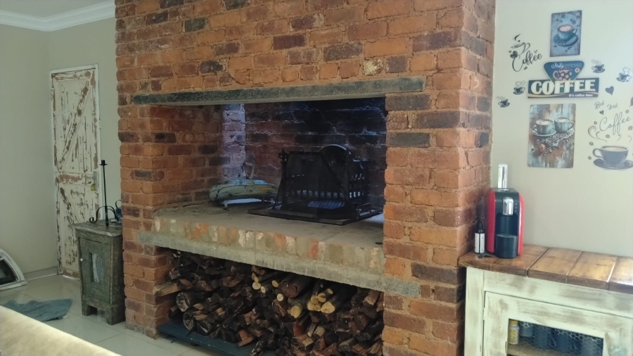 5 Bedroom Property for Sale in Chancliff A H Gauteng