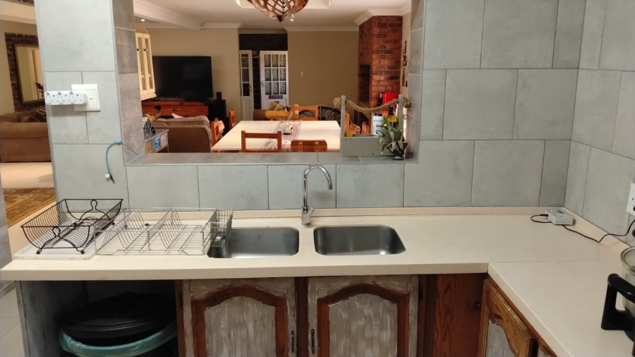 5 Bedroom Property for Sale in Chancliff A H Gauteng