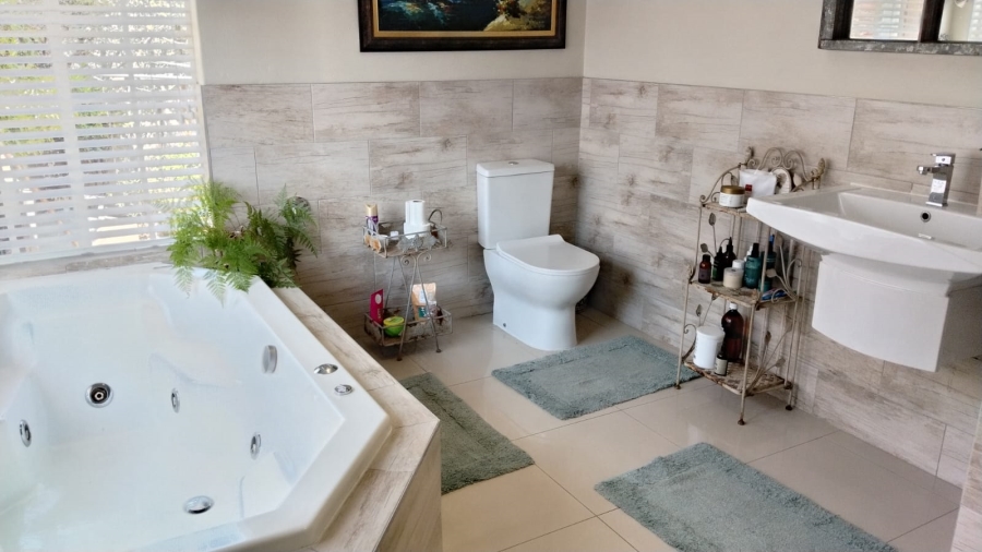 5 Bedroom Property for Sale in Chancliff A H Gauteng