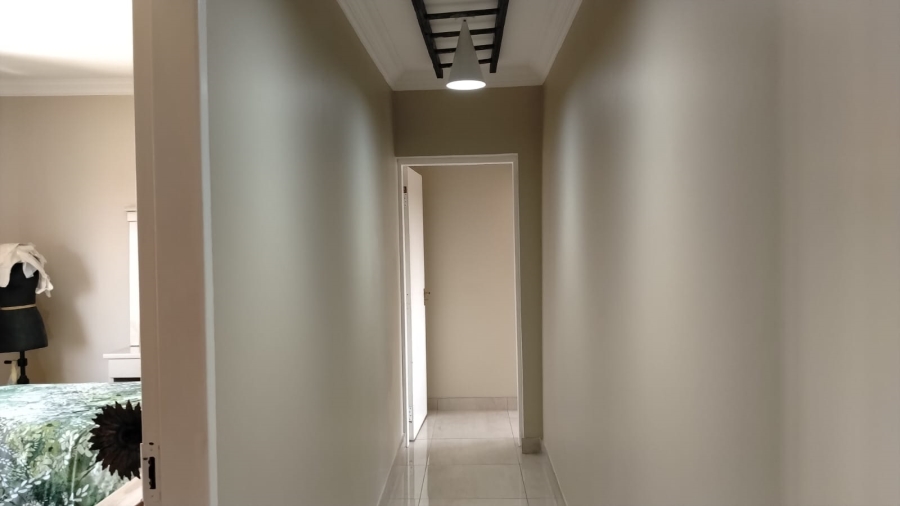 5 Bedroom Property for Sale in Chancliff A H Gauteng