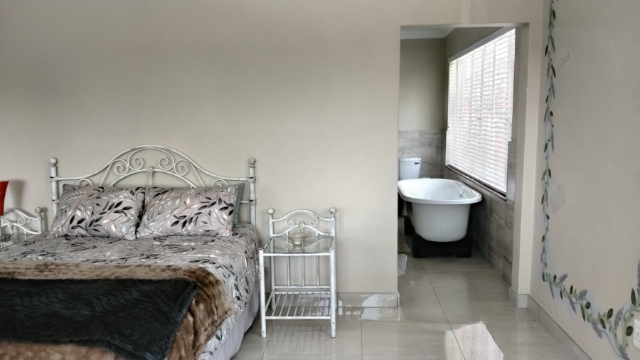 5 Bedroom Property for Sale in Chancliff A H Gauteng