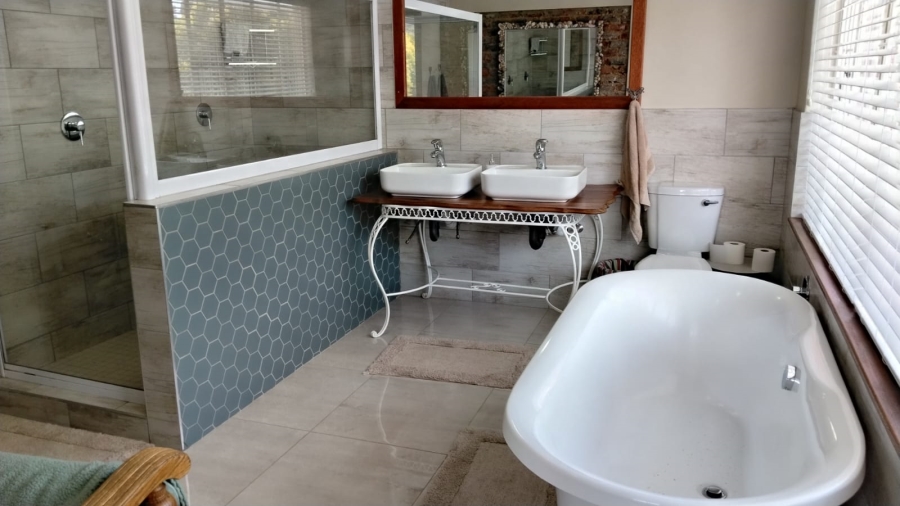 5 Bedroom Property for Sale in Chancliff A H Gauteng