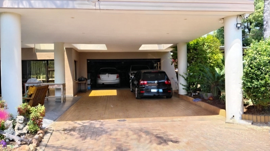5 Bedroom Property for Sale in Chancliff A H Gauteng