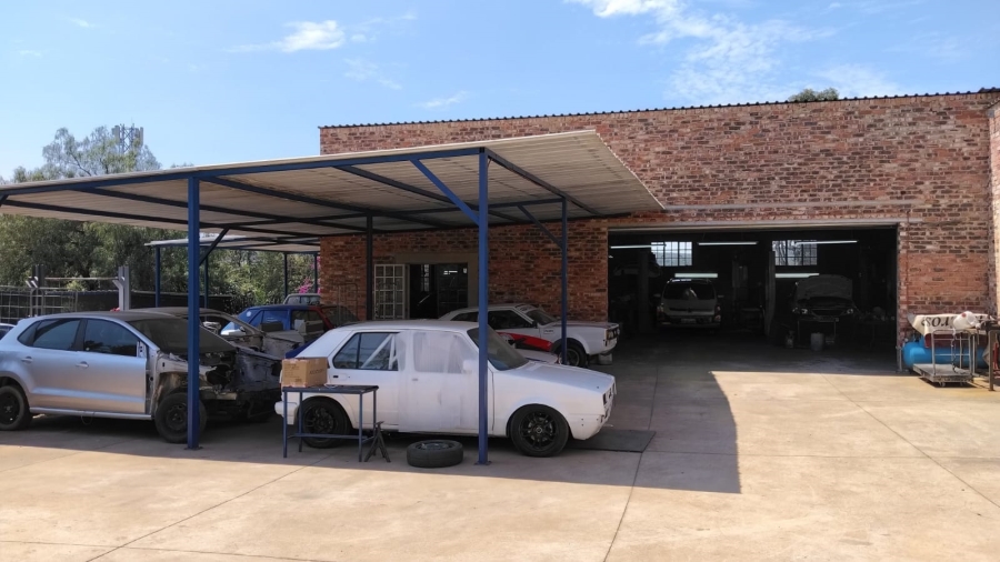 5 Bedroom Property for Sale in Chancliff A H Gauteng