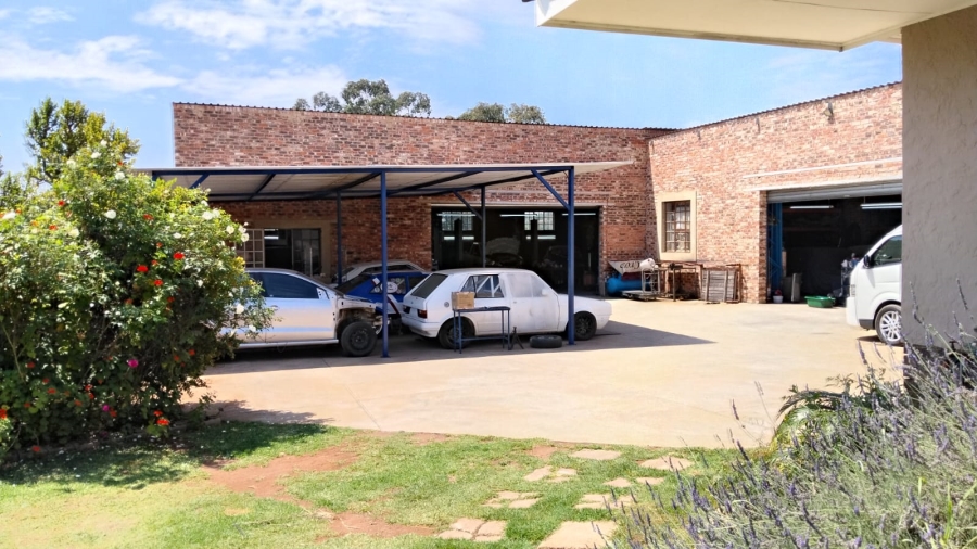 5 Bedroom Property for Sale in Chancliff A H Gauteng