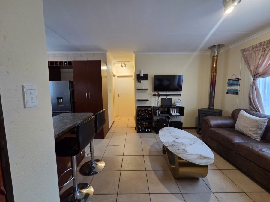 2 Bedroom Property for Sale in Greenhills Gauteng
