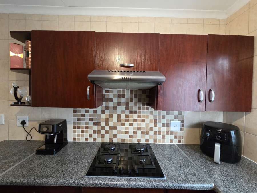 2 Bedroom Property for Sale in Greenhills Gauteng