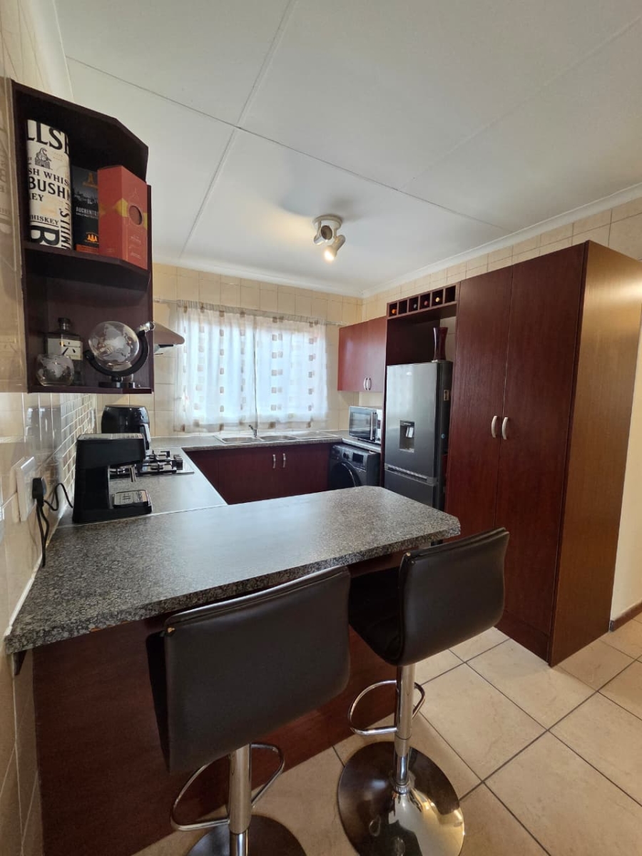 2 Bedroom Property for Sale in Greenhills Gauteng