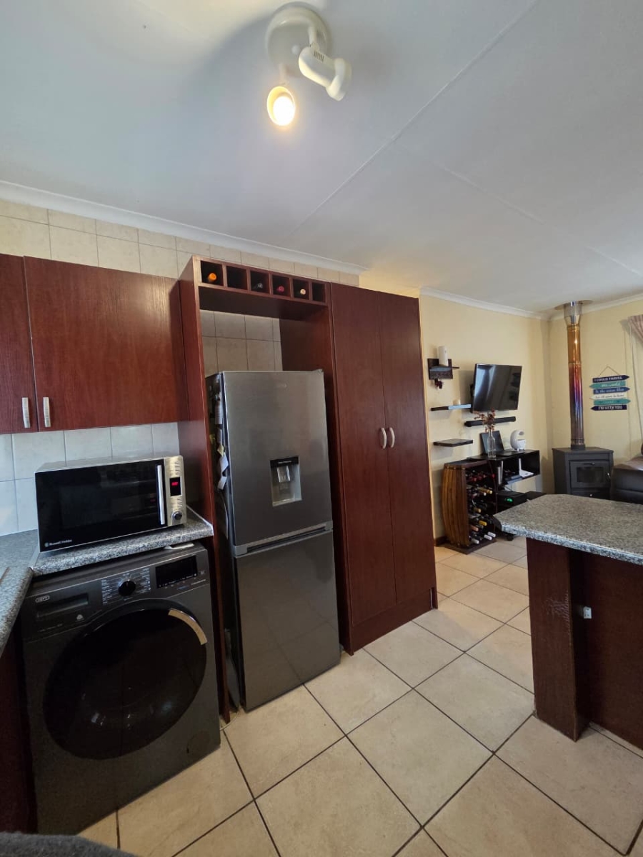 2 Bedroom Property for Sale in Greenhills Gauteng
